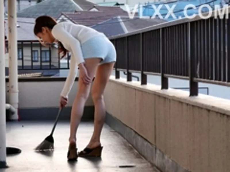 Phía sau cô buồi xóm