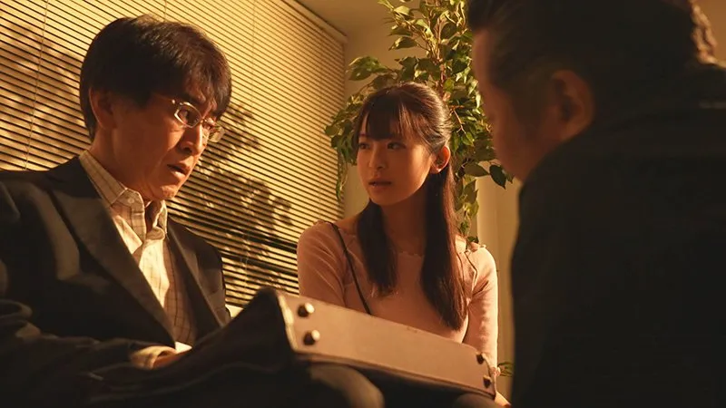 Chồng yêu vay nợ giang hồ, cô vợ phải bán thân để trả nợ