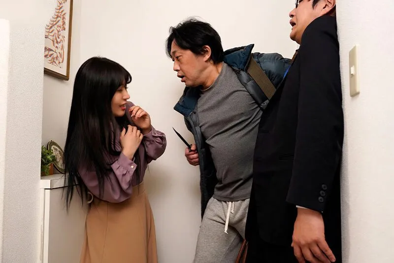 Cô gái tủi thân gặp lại kẻ ép làm tình mình 10 năm trước